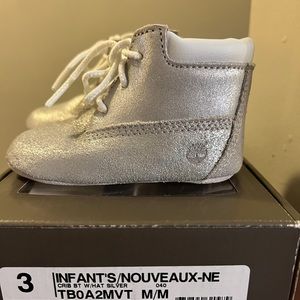 Crib timberland. Size 3. Brand new. Never worn.